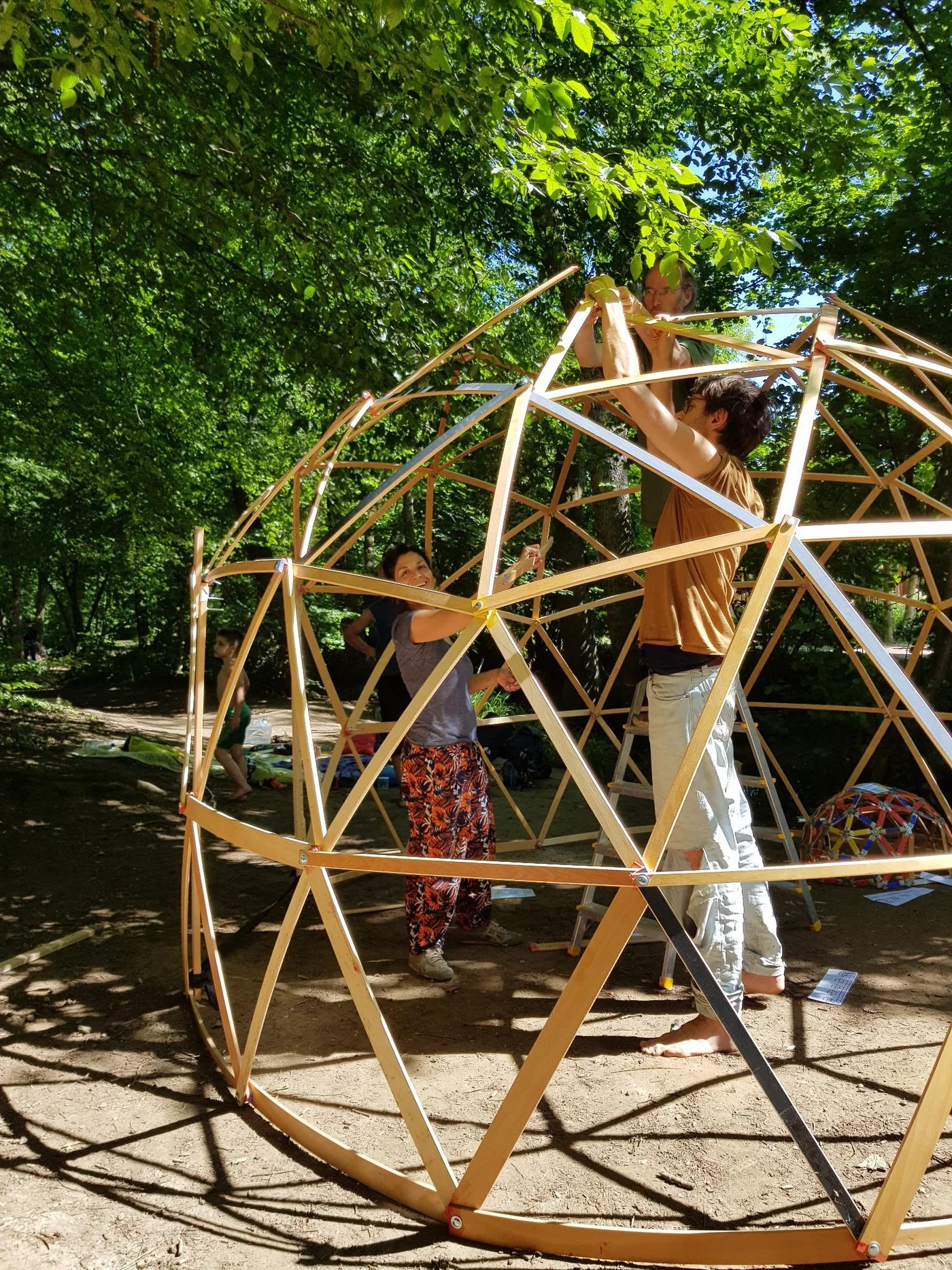 Workshop-Eindruck — gemeinsames Bauen